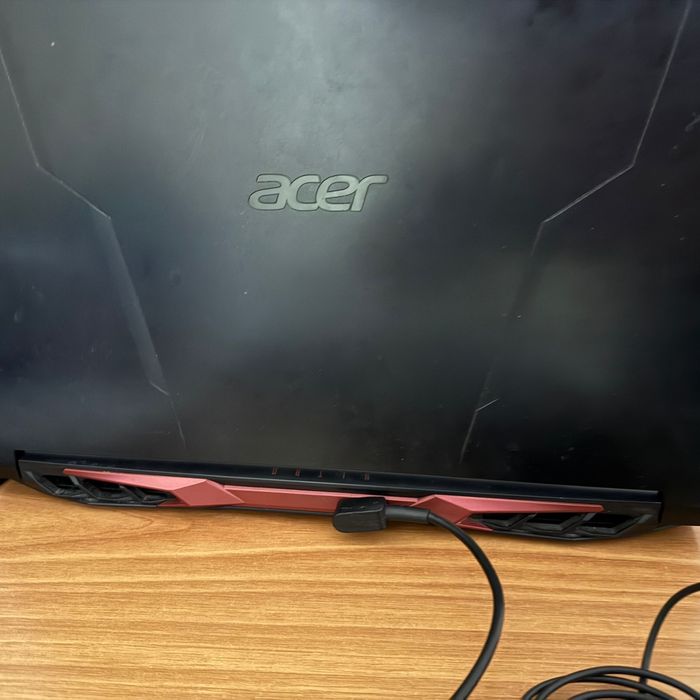 Срочно продам игровой ноутбук Acer Nitro 5.