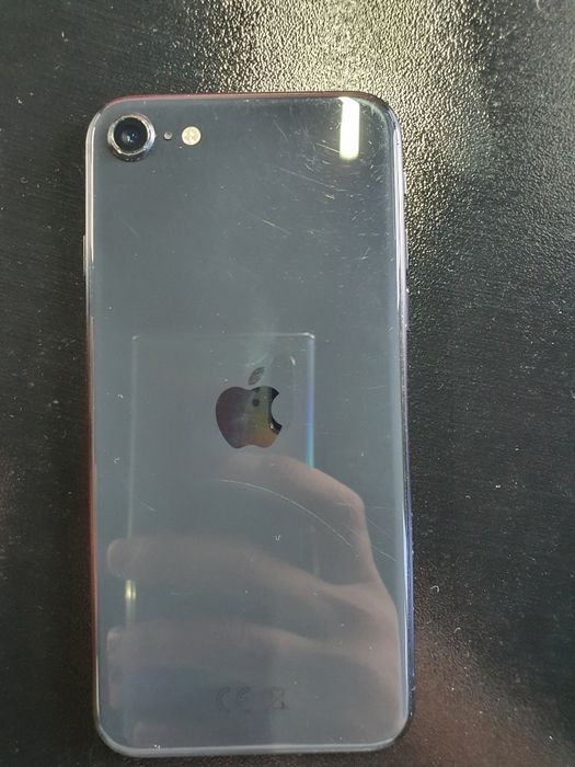 IPhone SE  yaxshi xolatda
