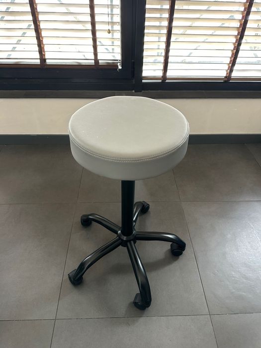 Висок Стол на колелца Киев с 24 м гаранция