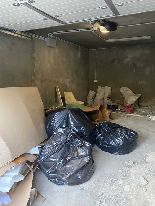 Debarasez beciuri transport moloz