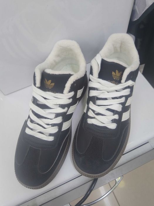 Демисезонные кроссовки