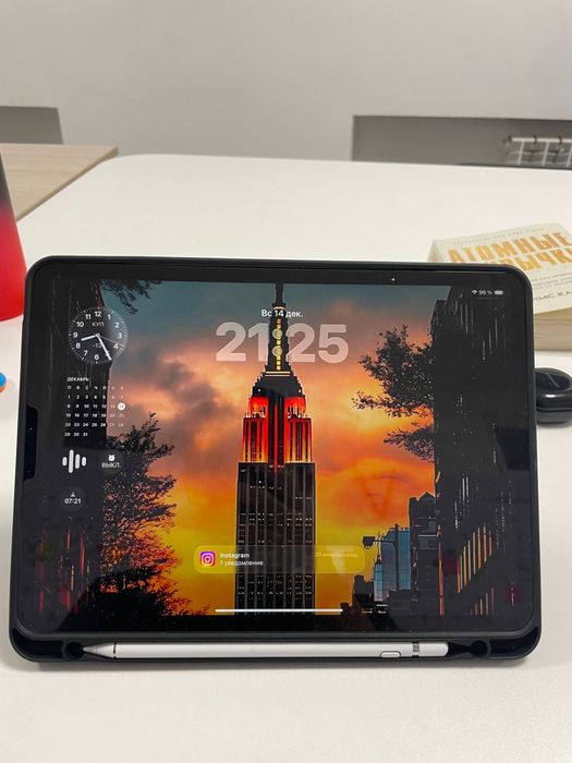 Продам IPad M2 pro