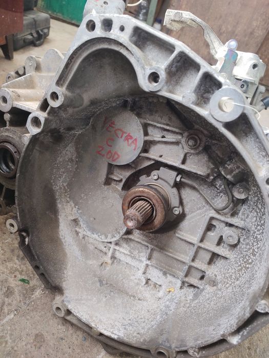 Vând cutie sau schimb opel Vectra