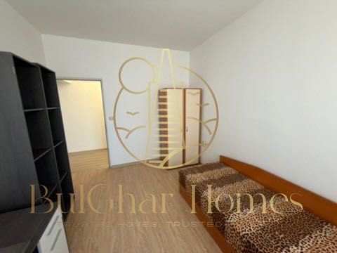 Дава се под наем Тристаен апартамент в Варна, Лятно кино Тракия - 100 кв.м за 612 € - Снимка #3