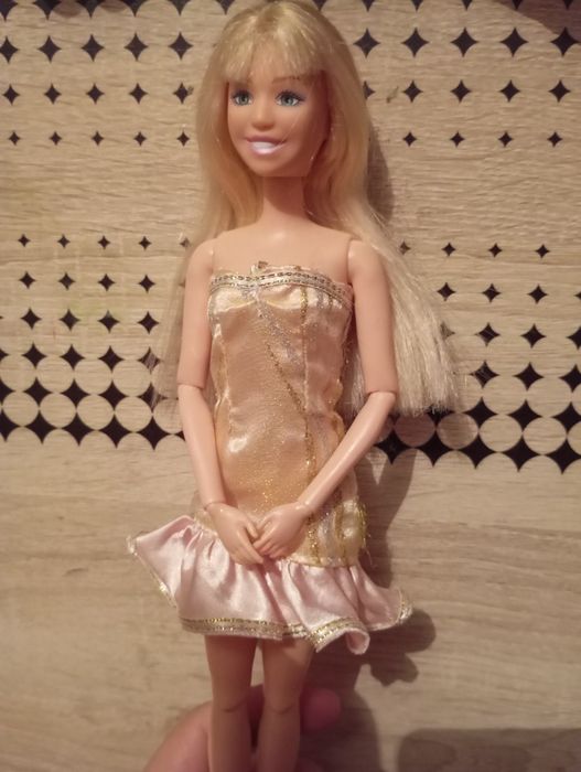 Продам красивую Ханну Мантану.