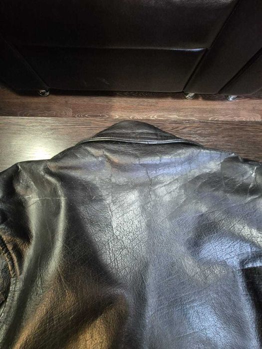 Продам кожаную курту и мотошлем