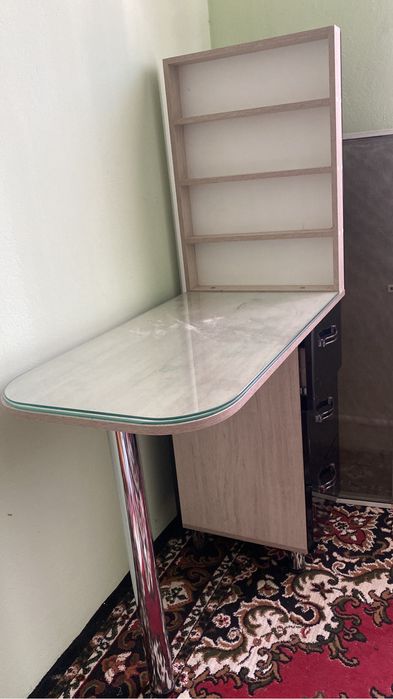 Продам маникюрные столы