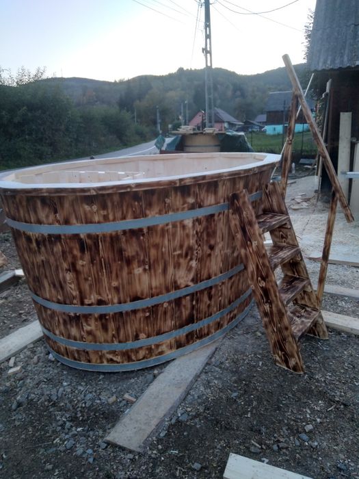 Ciubar din lemn de molid pentru baie