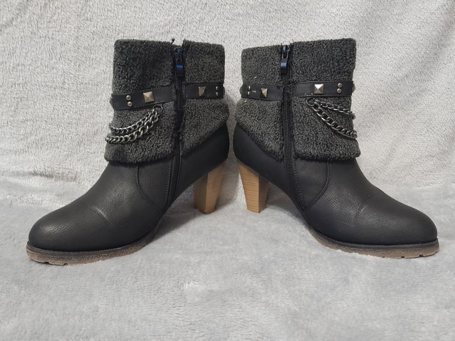 Дамски ботуши на висок ток