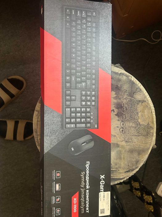 продаю клавиатуру с мышкой