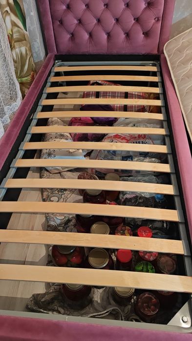 Кровать 90/200. ... ..