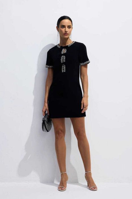 Rochie elegantă, neagră, lungime mini