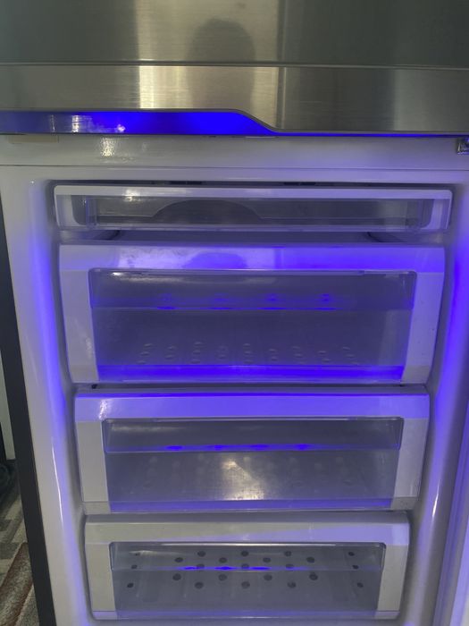 Продам холодильник Samsung
