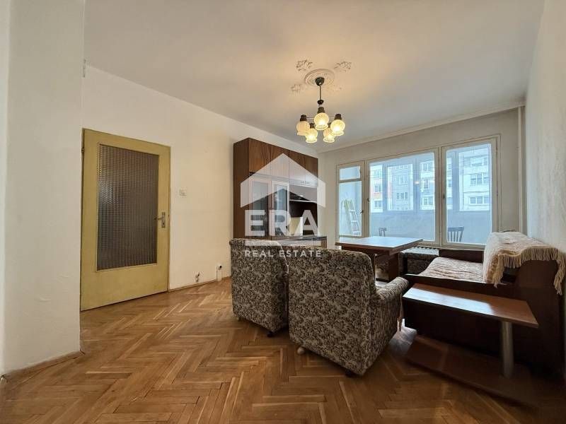 Южен двустаен апартамент с отделна кухня в ж.к. Сердика