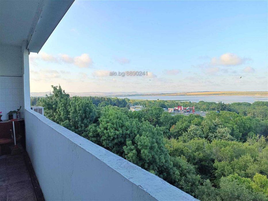 Дава се под наем Двустаен апартамент в Бургас, Изгрев - 65 кв.м за 397.8 € - Снимка #9