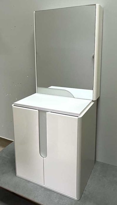 Комплект шкаф 55 см + огледало с рафтове – бял гланц