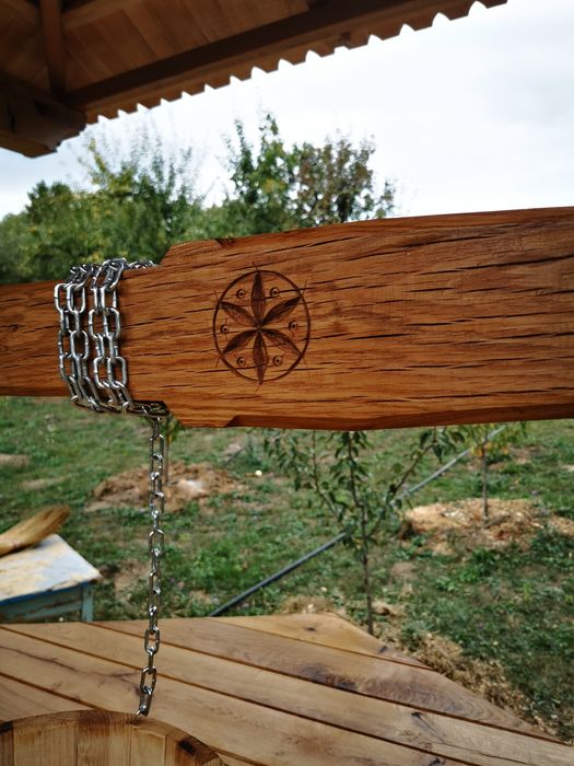 Fântâni ornamentale din lemn