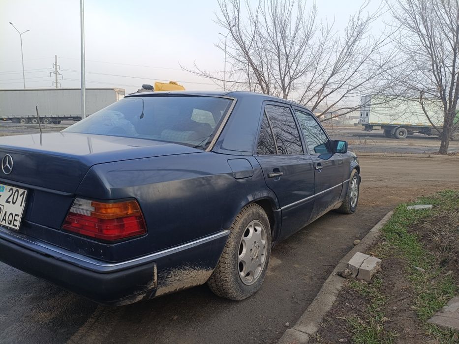 Мерседес Бенз 230Е