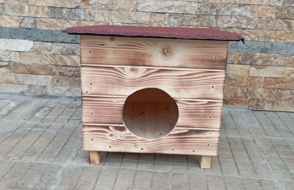 Дървена къща за котки и малки породи кучета , къща за котка куче