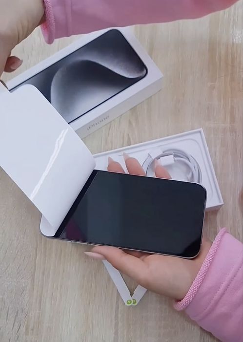 15 pro max телефон