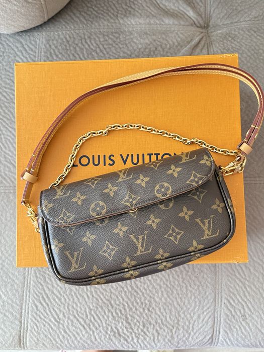 Louis  Vuitton Ivy
