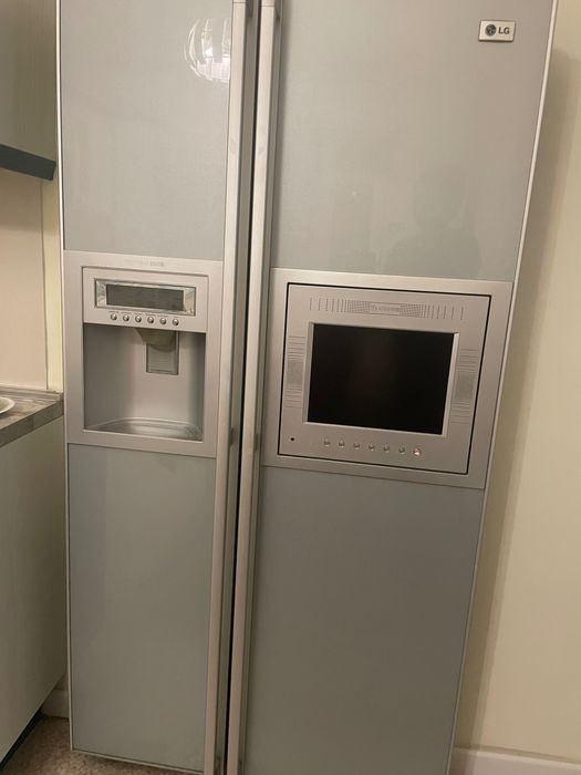 Холодильник марки LG