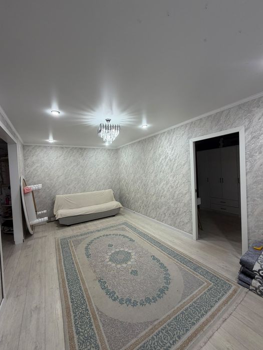 Продам квартиру комарова