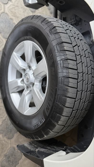 Toyota Land cruiser 120 talik 2.7 mator sotiladi srochna
