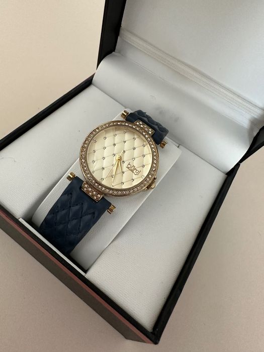 Дамски часовник Burgi