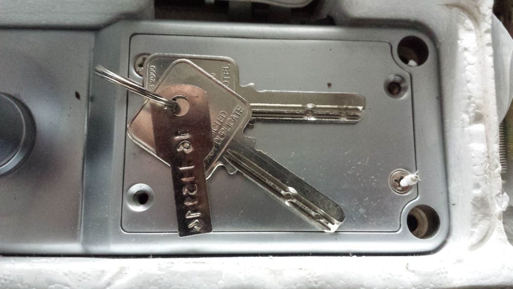 бръва с пръстов отпечатак