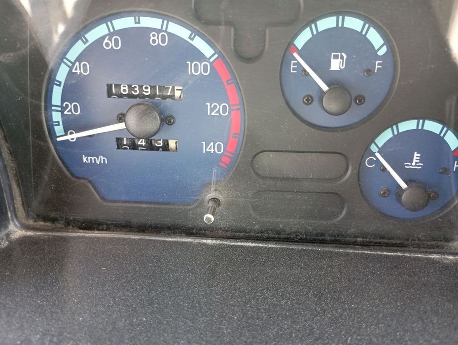 Damas mashinasi sotiladi