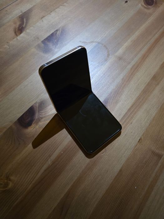 Samsung Galaxy ZFlip 5