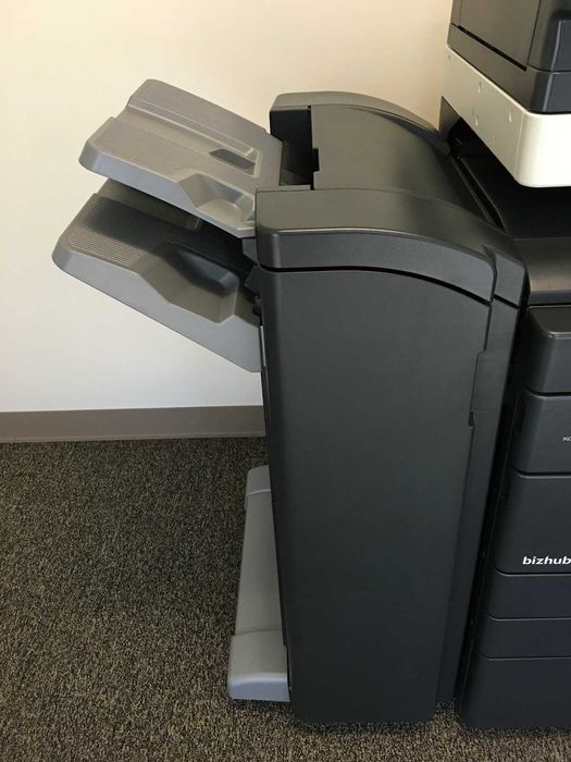 Copiator Bizhub C452 Color cu Finisher - duce si 150.000 pagini/lună