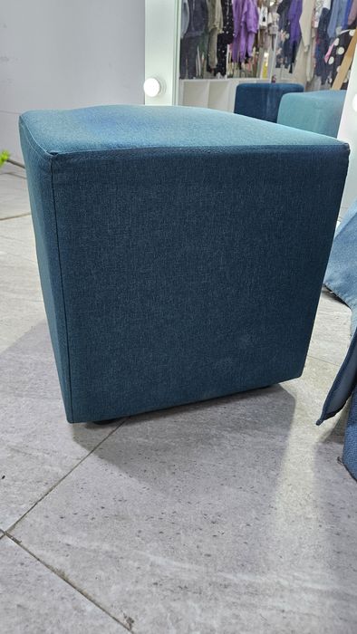 Продам пуфик квадратный