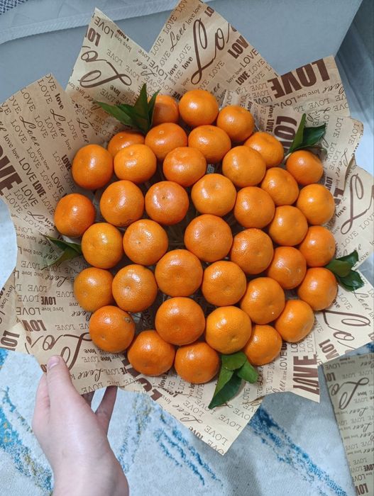 Mandarinli buket yasab beramiz narxi hamyonbop tezroq murojaat qiling