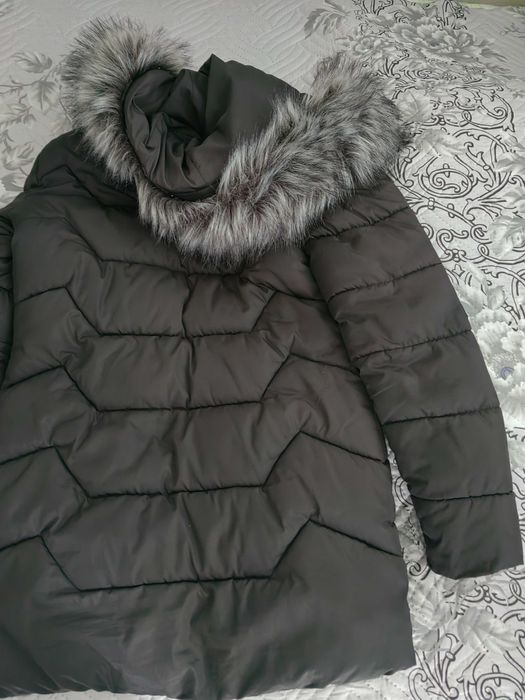 Дамско зимно яке с качулка