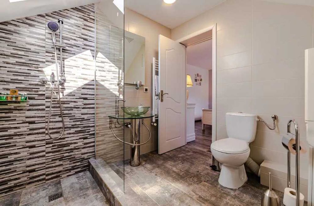 Дава се под наем Двустаен апартамент в Пловдив, Западен - 65 кв.м за 357 € - Снимка #1