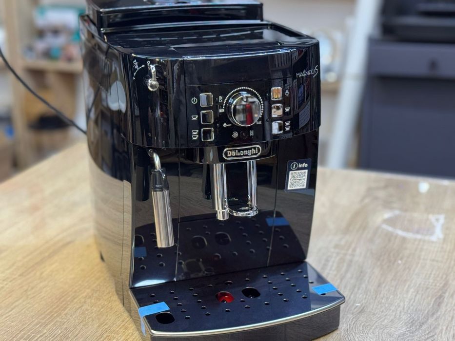 Aparat cafea espressor automat De'Longhi Magnifica S