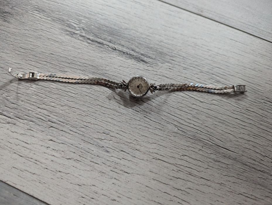 Vand ceas argint Majestic cu safire