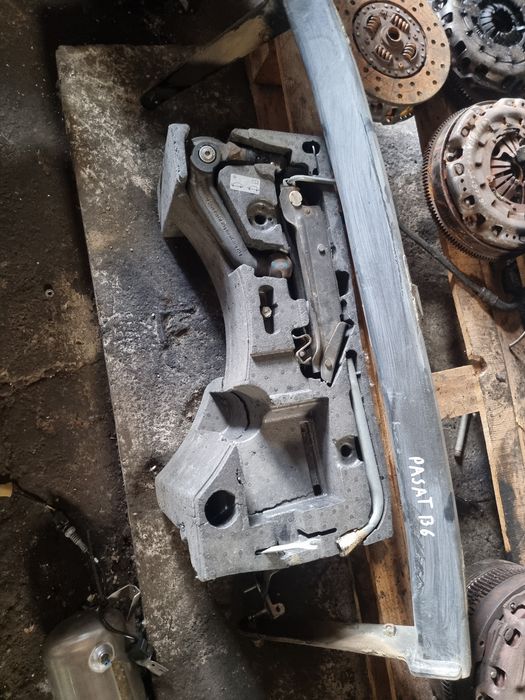 Carlig tractare VW Pasat B6