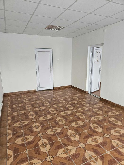 Închiriez birou 40 mp – parter, două încăperi