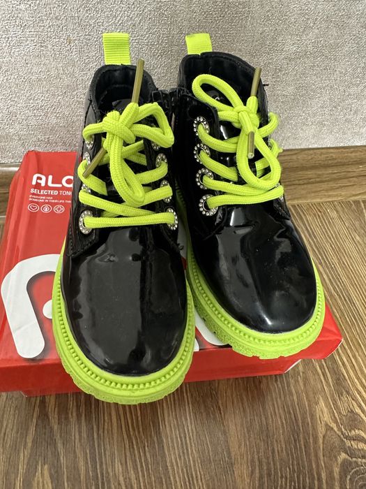 Сапоги на девочку весна