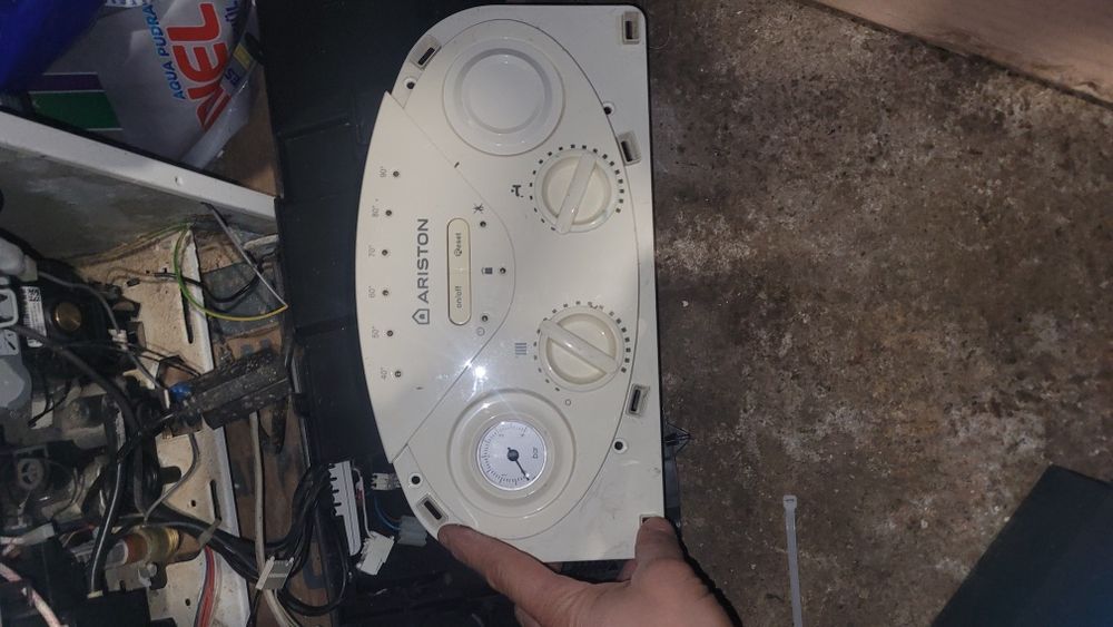 Vând piese centrala Ariston BS 24 FF