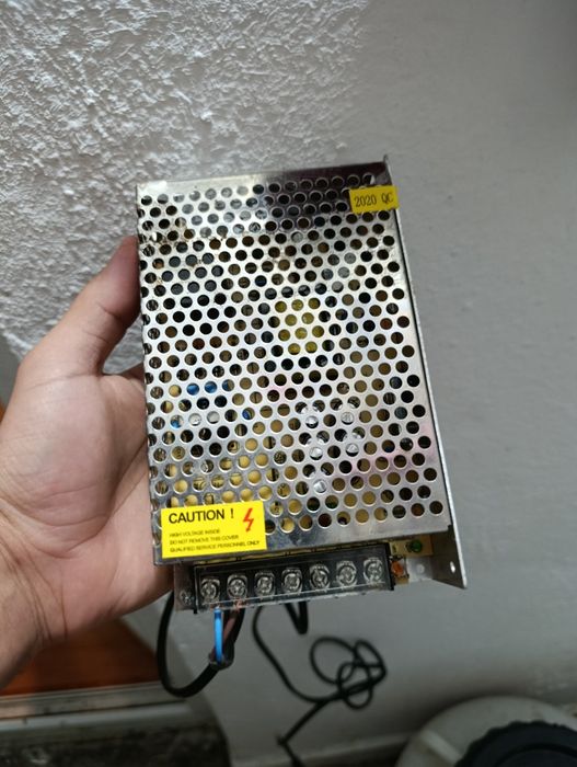 Vând sursa de alimentare 220v- 2  X 12V