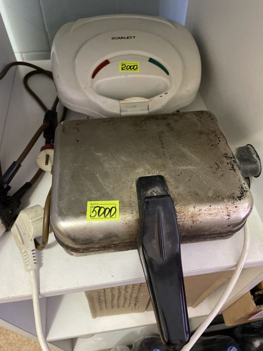 Продам орешницу! Вафельницу! Тостер!