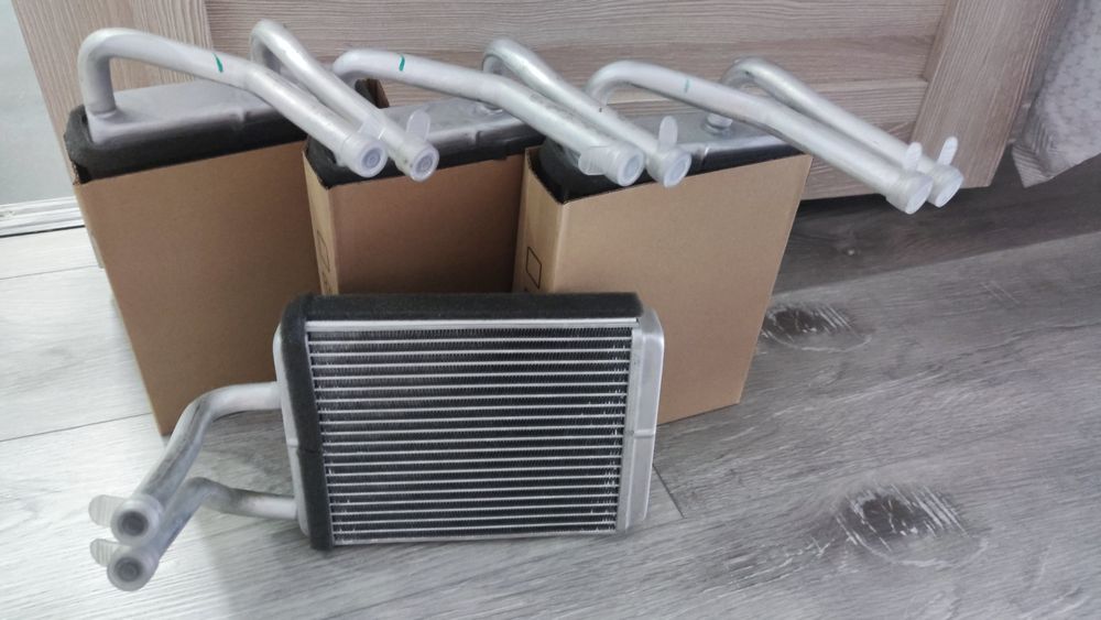 Радиатор задней печки делика