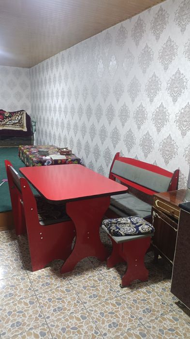 Xovli sotiladi  dom sharoitida qulayliklarga ega eski shahar bozor yaq