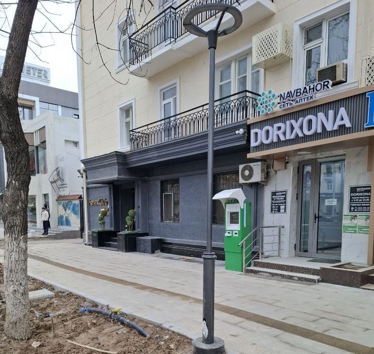 Шота руставели.  Первая линия.  Коммерческое помещение.