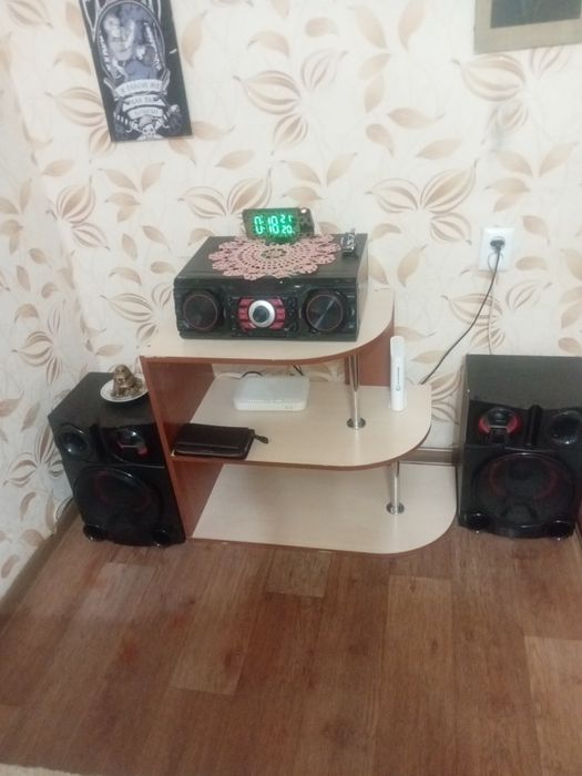 Продам 70000 Музыкальный центр.