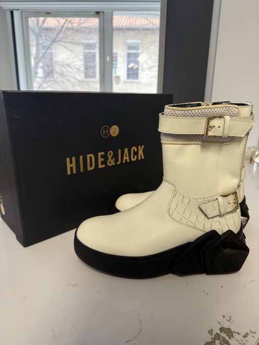 Hide and Jack оригинални боти